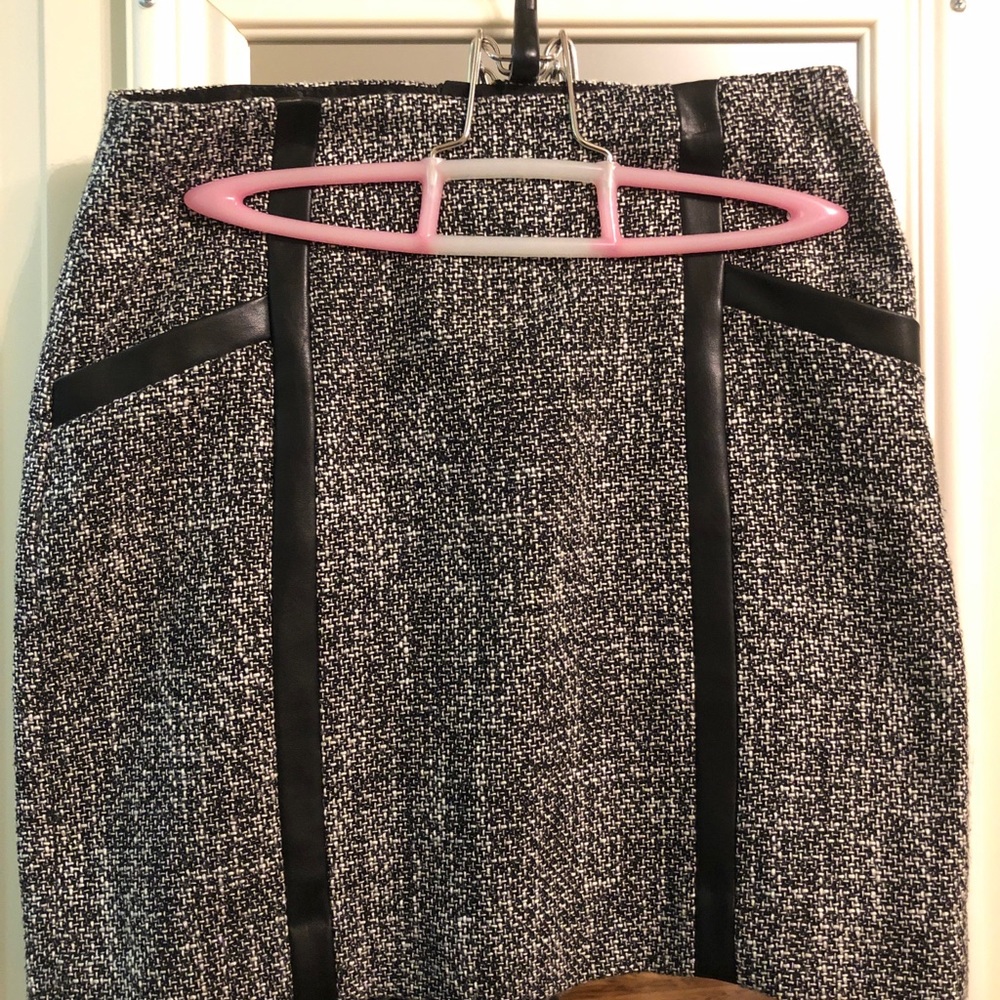 Tweed skirt